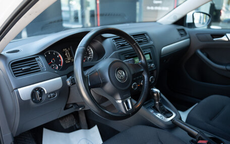 Volkswagen Jetta VI, 2013 год, 992 000 рублей, 16 фотография