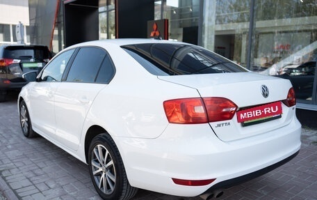 Volkswagen Jetta VI, 2013 год, 992 000 рублей, 3 фотография