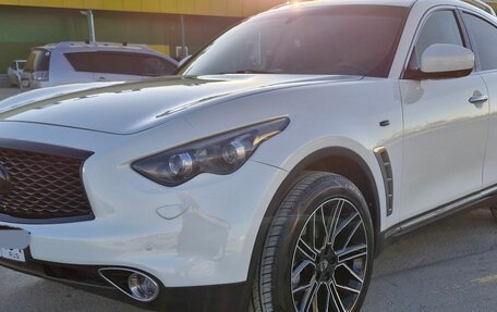 Infiniti FX II, 2010 год, 2 090 000 рублей, 3 фотография