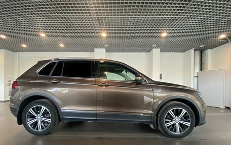 Volkswagen Tiguan II, 2017 год, 2 680 000 рублей, 2 фотография