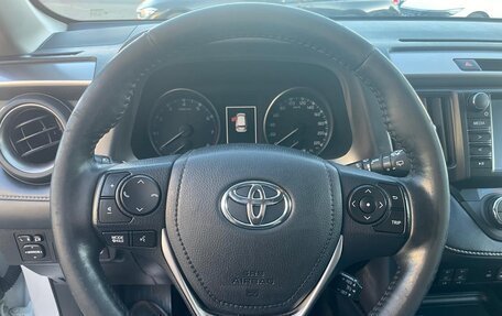 Toyota RAV4, 2019 год, 3 190 000 рублей, 12 фотография