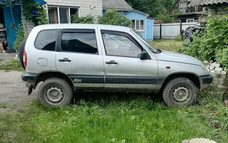 Chevrolet Niva I рестайлинг, 2004 год, 230 000 рублей, 2 фотография