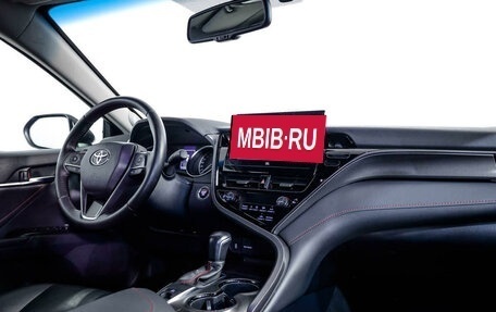 Toyota Camry, 2021 год, 3 389 000 рублей, 10 фотография