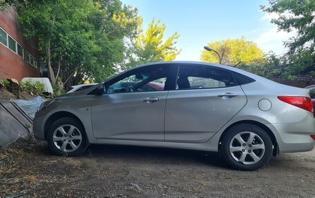 Hyundai Solaris II рестайлинг, 2011 год, 635 000 рублей, 4 фотография