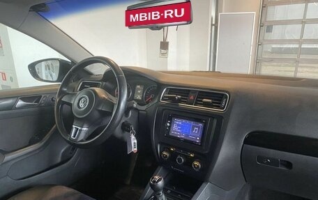 Volkswagen Jetta VI, 2011 год, 1 070 000 рублей, 12 фотография