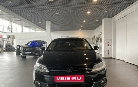 Volkswagen Jetta VI, 2011 год, 1 070 000 рублей, 8 фотография