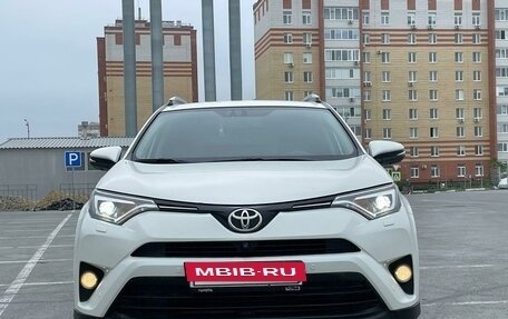 Toyota RAV4, 2015 год, 2 675 000 рублей, 2 фотография