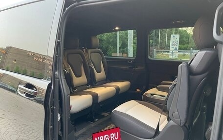 Mercedes-Benz V-Класс, 2019 год, 6 600 000 рублей, 11 фотография
