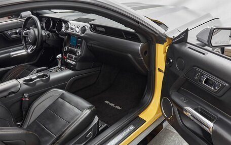 Ford Mustang VI рестайлинг, 2016 год, 3 347 000 рублей, 11 фотография