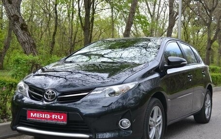 Toyota Auris II, 2013 год, 1 550 000 рублей, 1 фотография