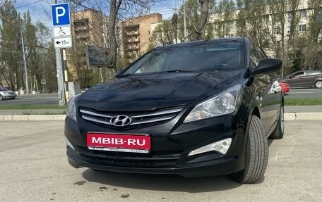 Hyundai Solaris II рестайлинг, 2015 год, 1 125 000 рублей, 1 фотография