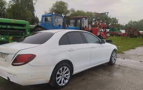 Mercedes-Benz E-Класс, 2016 год, 1 100 000 рублей, 3 фотография