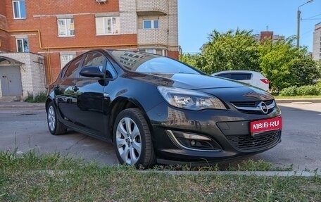 Opel Astra J, 2013 год, 980 000 рублей, 1 фотография