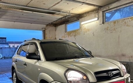 Hyundai Tucson III, 2008 год, 1 000 000 рублей, 24 фотография