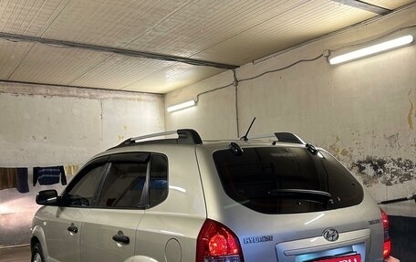 Hyundai Tucson III, 2008 год, 1 000 000 рублей, 28 фотография