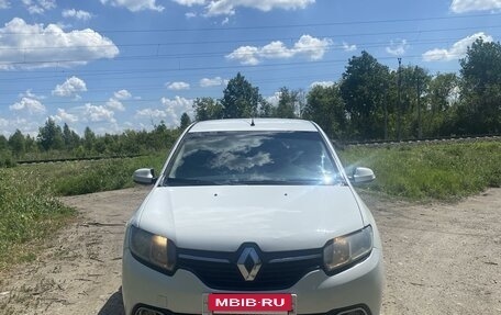 Renault Logan II, 2017 год, 650 000 рублей, 2 фотография
