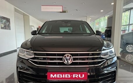 Volkswagen Tiguan II, 2021 год, 4 300 000 рублей, 5 фотография