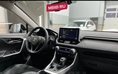 Toyota RAV4, 2021 год, 3 920 000 рублей, 4 фотография