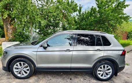 Volkswagen Tiguan II, 2017 год, 2 580 000 рублей, 2 фотография