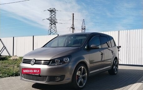 Volkswagen Touran III, 2011 год, 1 100 000 рублей, 3 фотография