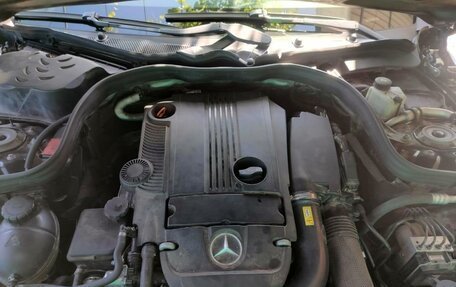 Mercedes-Benz E-Класс, 2011 год, 1 400 000 рублей, 8 фотография