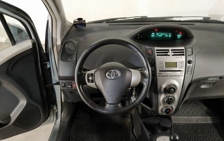 Toyota Yaris III рестайлинг, 2008 год, 599 000 рублей, 12 фотография