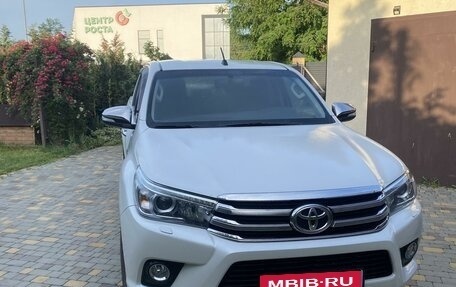 Toyota Hilux VIII, 2016 год, 3 500 000 рублей, 2 фотография