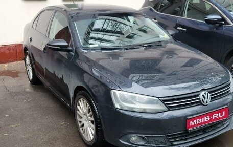 Volkswagen Jetta VI, 2013 год, 1 250 000 рублей, 2 фотография