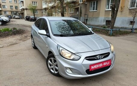 Hyundai Solaris II рестайлинг, 2012 год, 840 000 рублей, 3 фотография