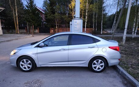 Hyundai Solaris II рестайлинг, 2012 год, 840 000 рублей, 4 фотография