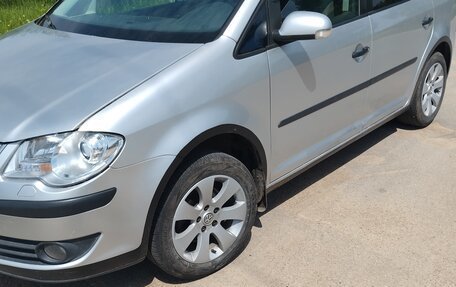 Volkswagen Touran III, 2007 год, 730 000 рублей, 2 фотография