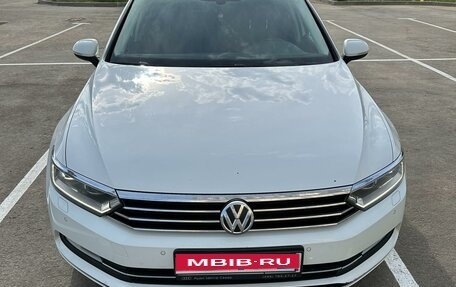 Volkswagen Passat B8 рестайлинг, 2018 год, 1 950 000 рублей, 3 фотография