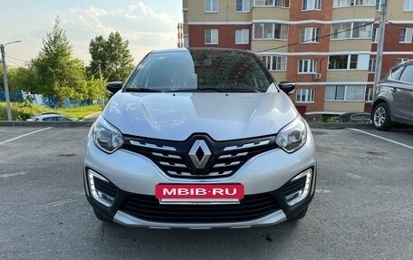 Renault Kaptur I рестайлинг, 2021 год, 1 895 000 рублей, 2 фотография