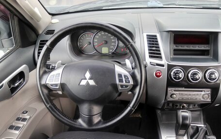 Mitsubishi Pajero Sport II рестайлинг, 2013 год, 2 310 000 рублей, 17 фотография