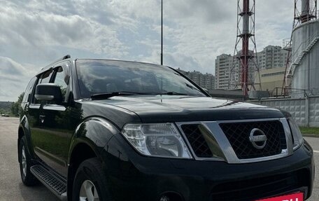 Nissan Pathfinder, 2011 год, 2 200 000 рублей, 2 фотография