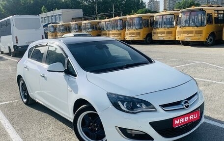 Opel Astra J, 2013 год, 860 000 рублей, 1 фотография