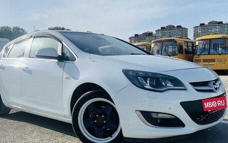 Opel Astra J, 2013 год, 860 000 рублей, 2 фотография