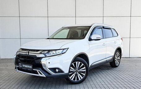 Mitsubishi Outlander III рестайлинг 3, 2019 год, 2 999 000 рублей, 1 фотография