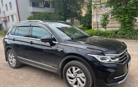 Volkswagen Tiguan II, 2021 год, 4 200 000 рублей, 1 фотография