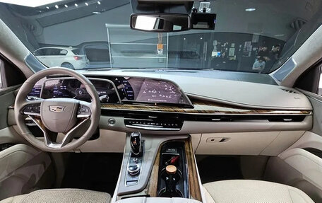 Cadillac Escalade V, 2021 год, 13 000 000 рублей, 8 фотография