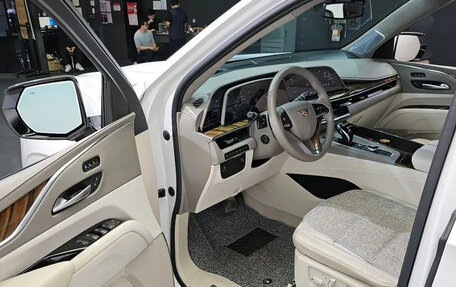 Cadillac Escalade V, 2021 год, 13 000 000 рублей, 17 фотография