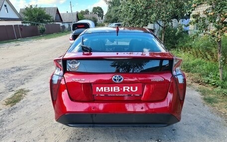 Toyota Prius IV XW50, 2017 год, 2 000 000 рублей, 5 фотография