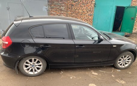 BMW 1 серия, 2011 год, 1 050 000 рублей, 4 фотография