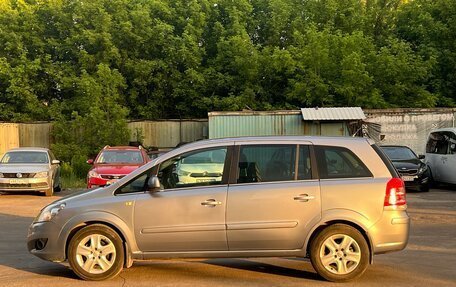 Opel Zafira B, 2010 год, 800 000 рублей, 3 фотография