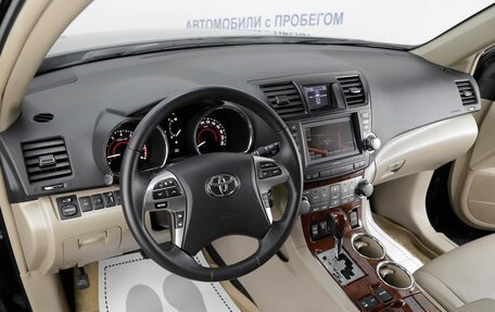 Toyota Highlander III, 2012 год, 2 149 000 рублей, 12 фотография