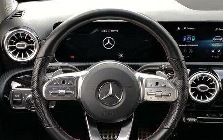 Mercedes-Benz A-Класс, 2019 год, 3 049 000 рублей, 11 фотография