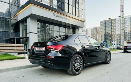 Mercedes-Benz A-Класс, 2019 год, 2 100 000 рублей, 5 фотография