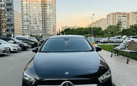 Mercedes-Benz A-Класс, 2019 год, 2 100 000 рублей, 2 фотография