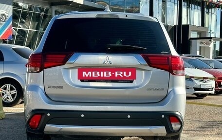 Mitsubishi Outlander III рестайлинг 3, 2017 год, 2 145 990 рублей, 5 фотография