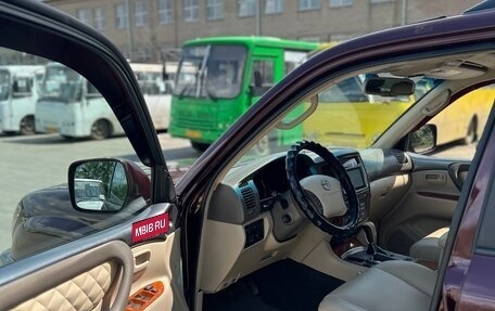 Toyota Land Cruiser 100 рестайлинг 2, 2006 год, 2 150 000 рублей, 6 фотография